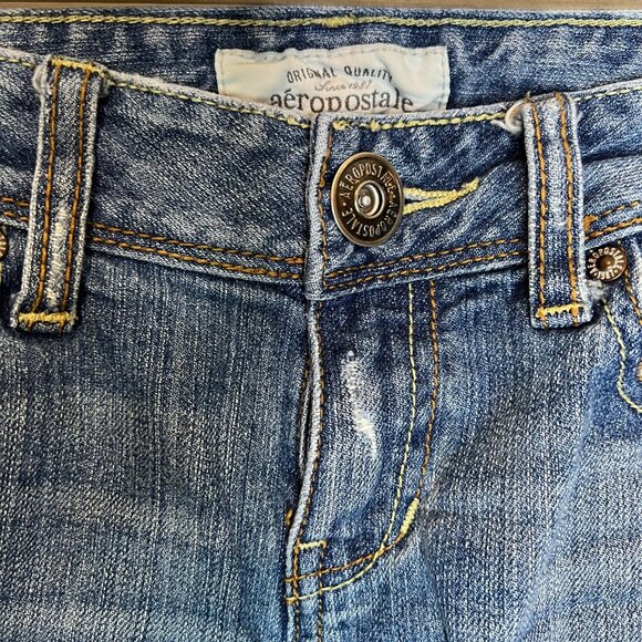 Aeropostale Jean Shorts Size 2 Womens Blue Distressed Cut Off Raw Hem - Picture 4 of 9